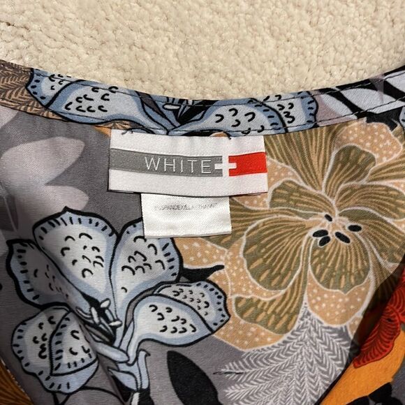 White Cross Fall Motif Flowers Scrubs Healthcare Top. Size Small - Picture 2 of 7